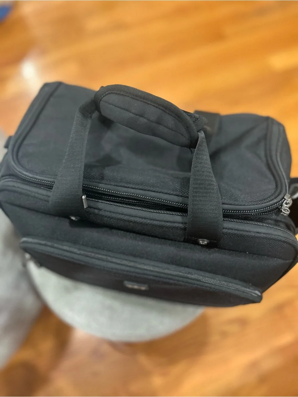 Travelpro FlightCrew5 Multi-Purpose Tote- excellent condition